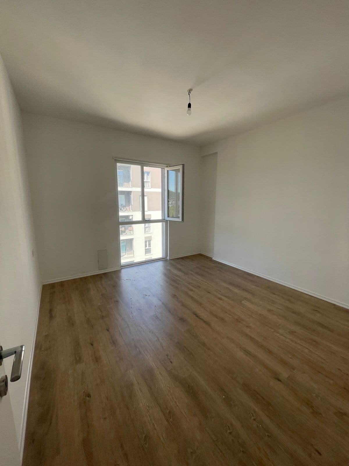 Jepet me qira apartament 2+1 tek Univers City 2