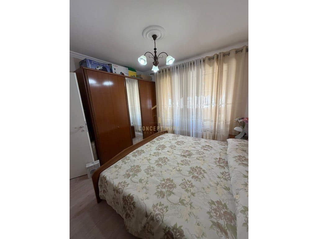 Jepet me qera apartament 1+1 tek 21 Dhjetori 4