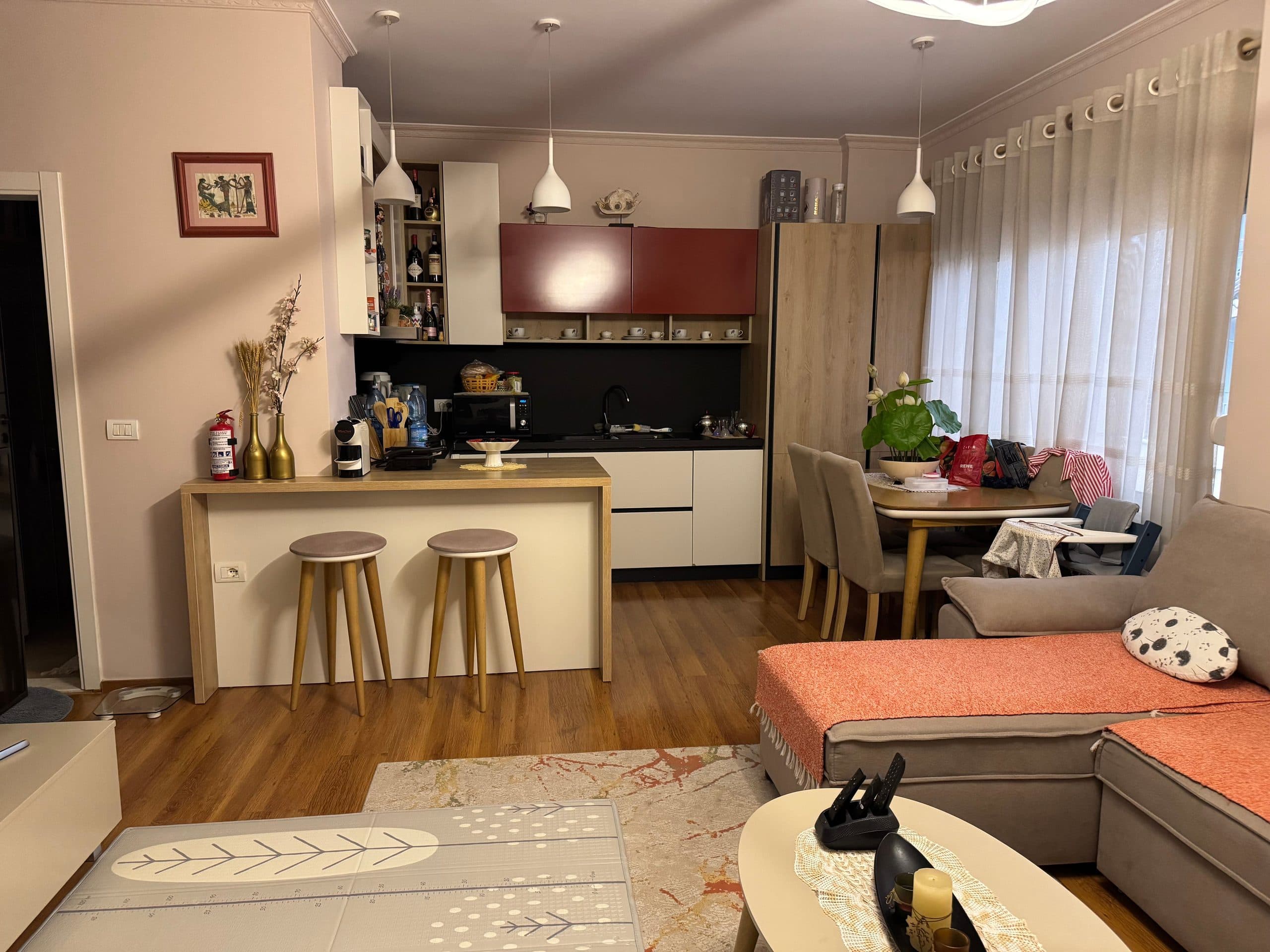 Jepet me qera Apartament 1+1 tek Liqeni 2