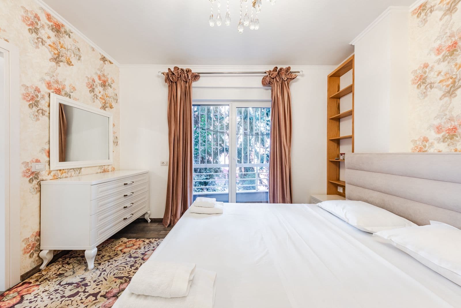 Jepet me qera Apartament 2+1 tek Liqeni i Thate 3