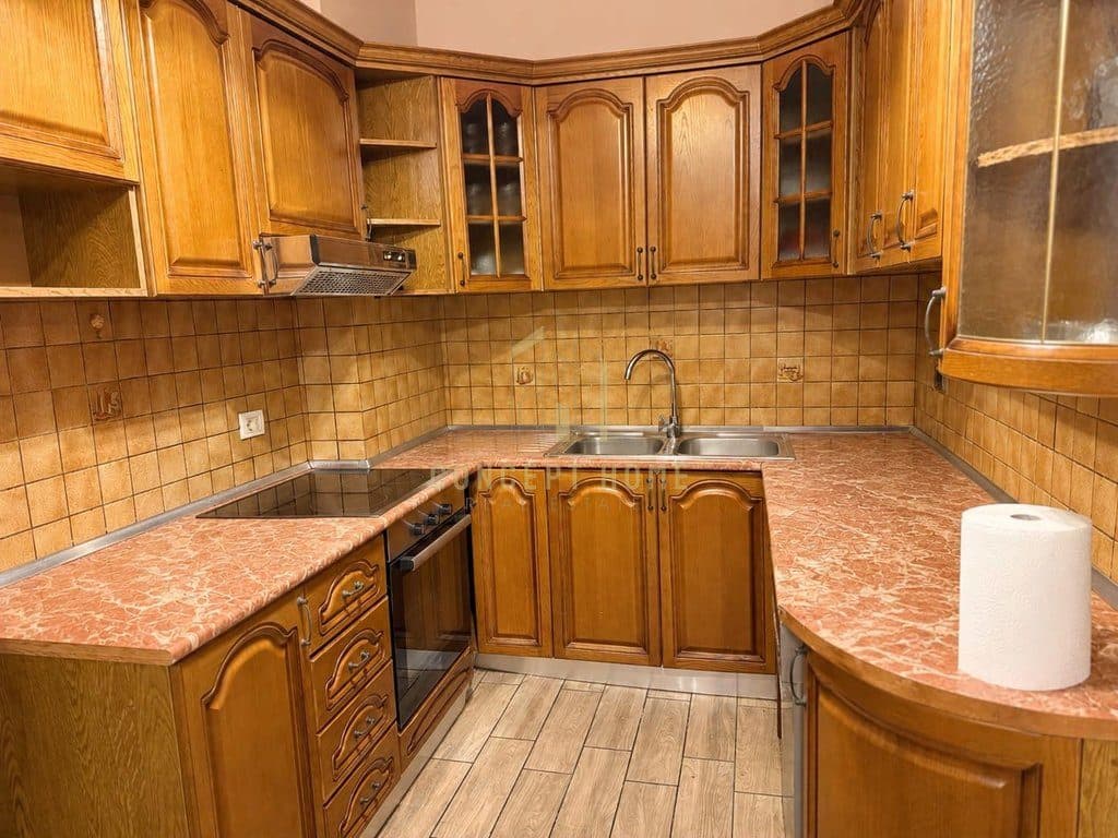 Jepet me qera Apartament 2+1 tek 21 Dhjetori 4
