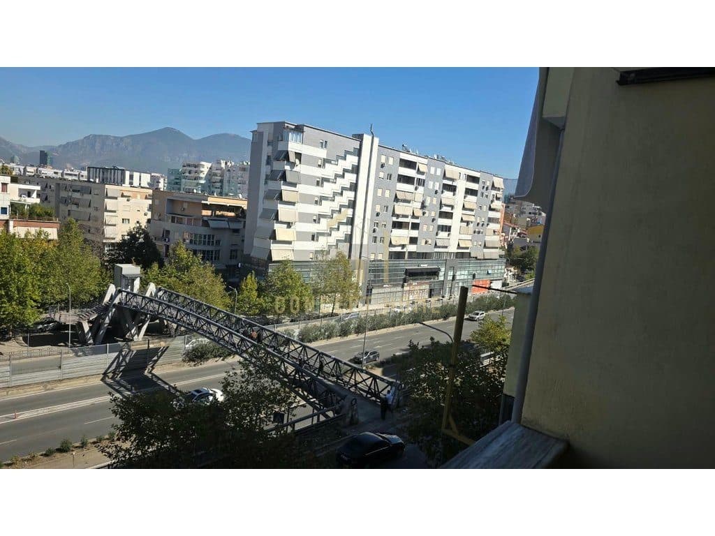 Jepet me qera apartament 3+1 tek Kodra e Diellit