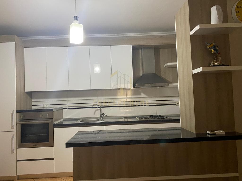Jepet me qera apartament 2+1+2 Bulevardi Bajram Curri 2