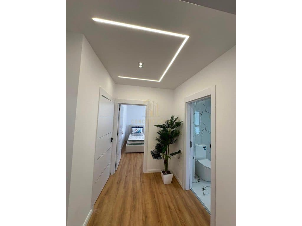 Shitet Apartament 2+1+2 4