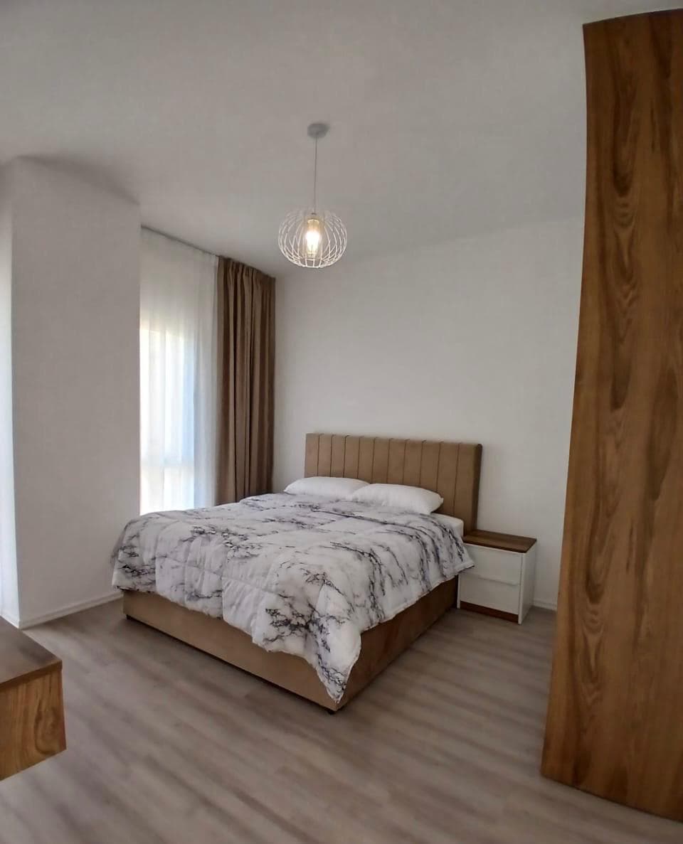 Jepet me qera apartament 2+1 Zogu I Zi 4