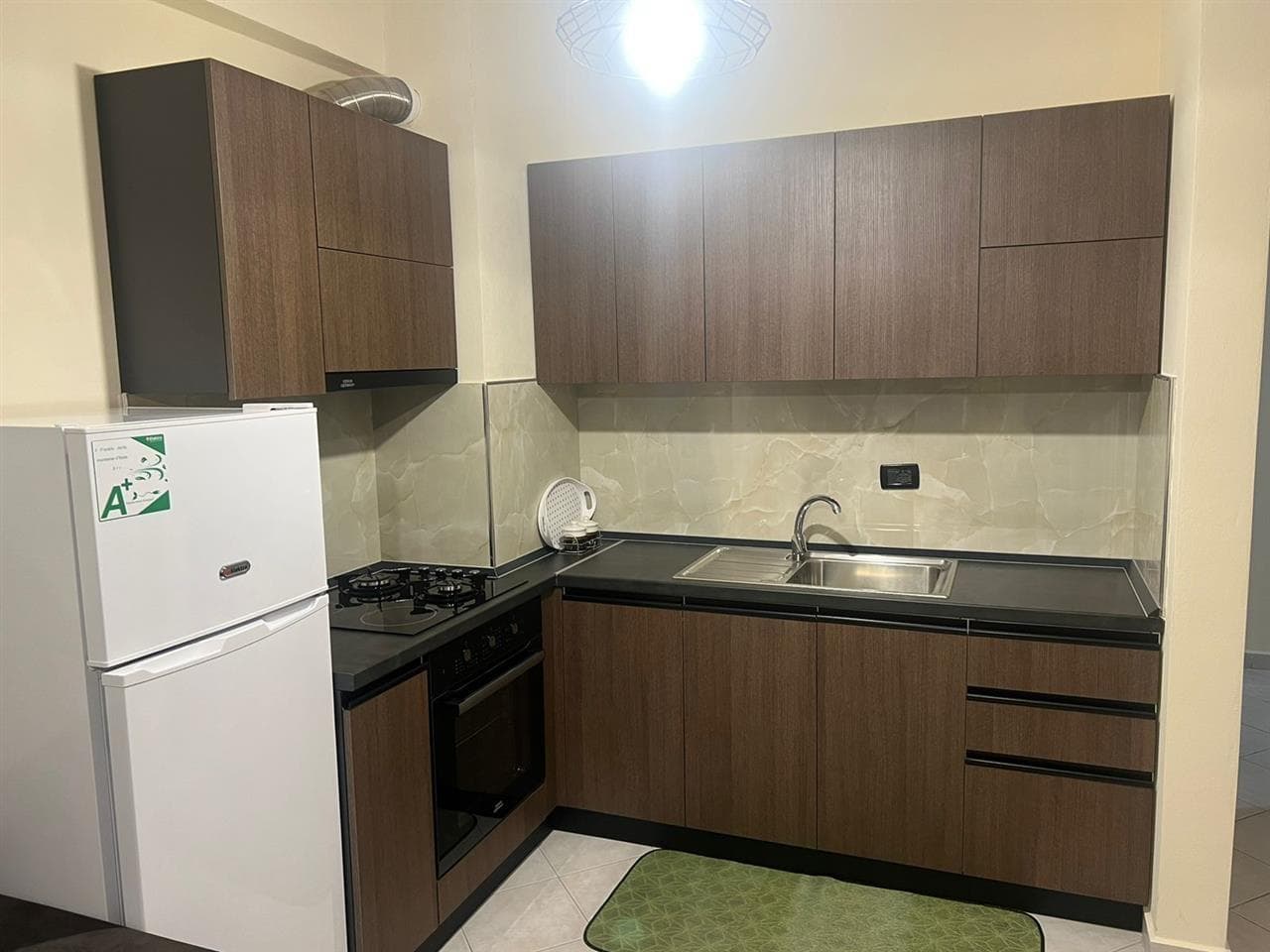 Jepet apartment me qera apartament 1+1 Ne Astir 4