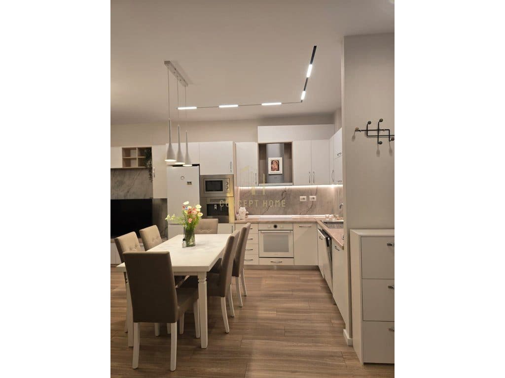 Jepet me qera apartament 2+1+2+P tek Bulevardi i ri