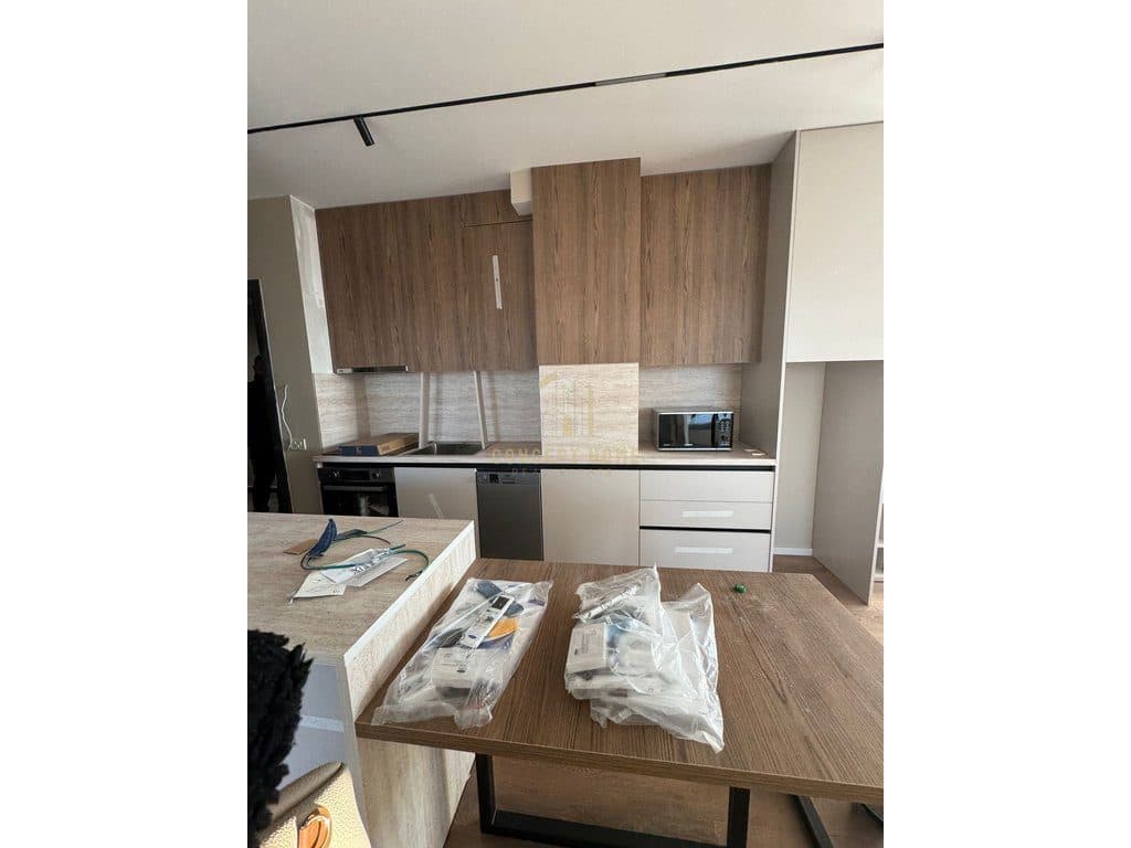 Jepet me qera apartment 2+1 tek Mine Peza 2