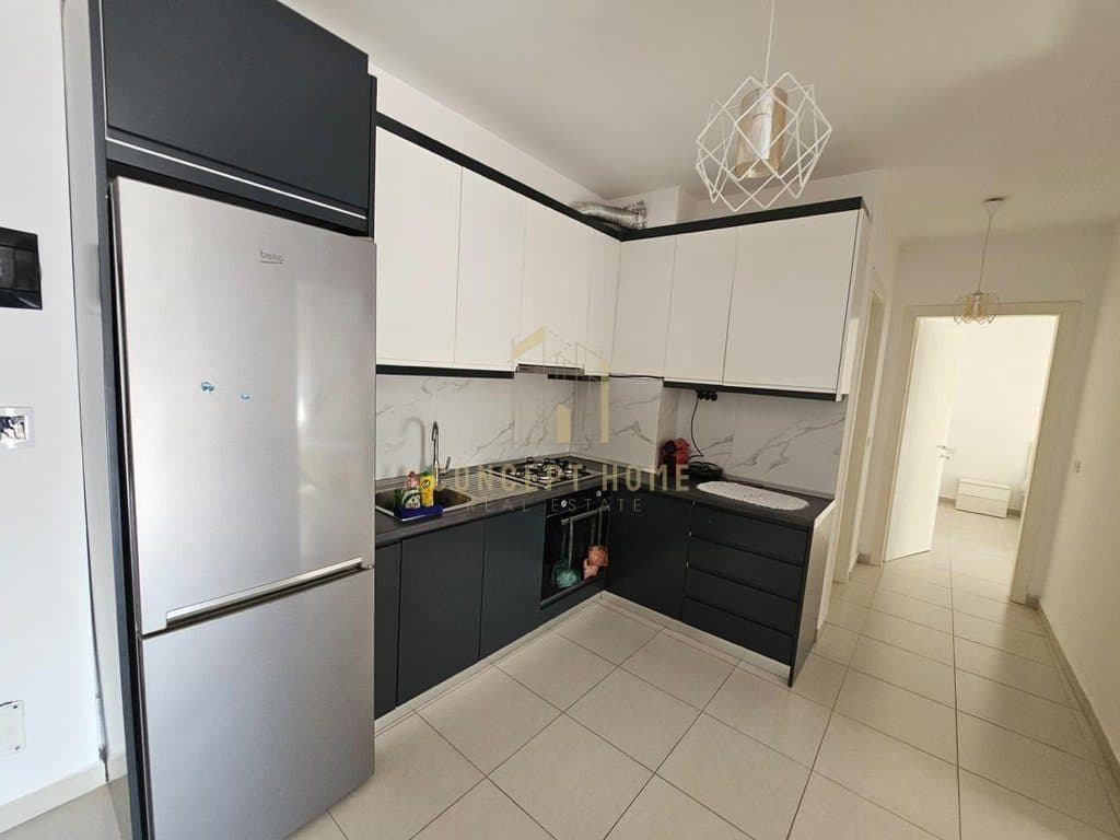 Shitet apartament 2+1+2 ne Fresk 2