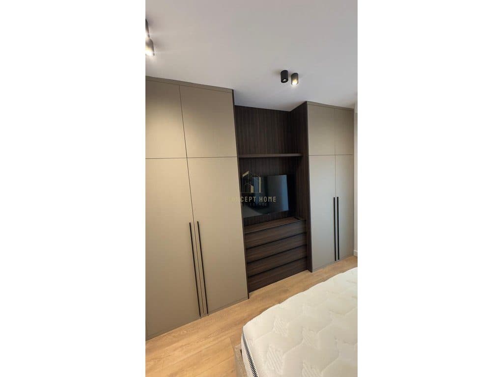 Jepet me qera apartament 1+1 ne 4