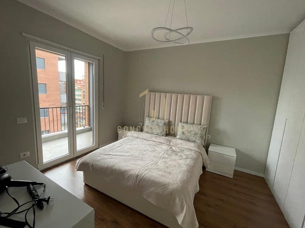 Shitet Apartament 1+1 ne Kamez