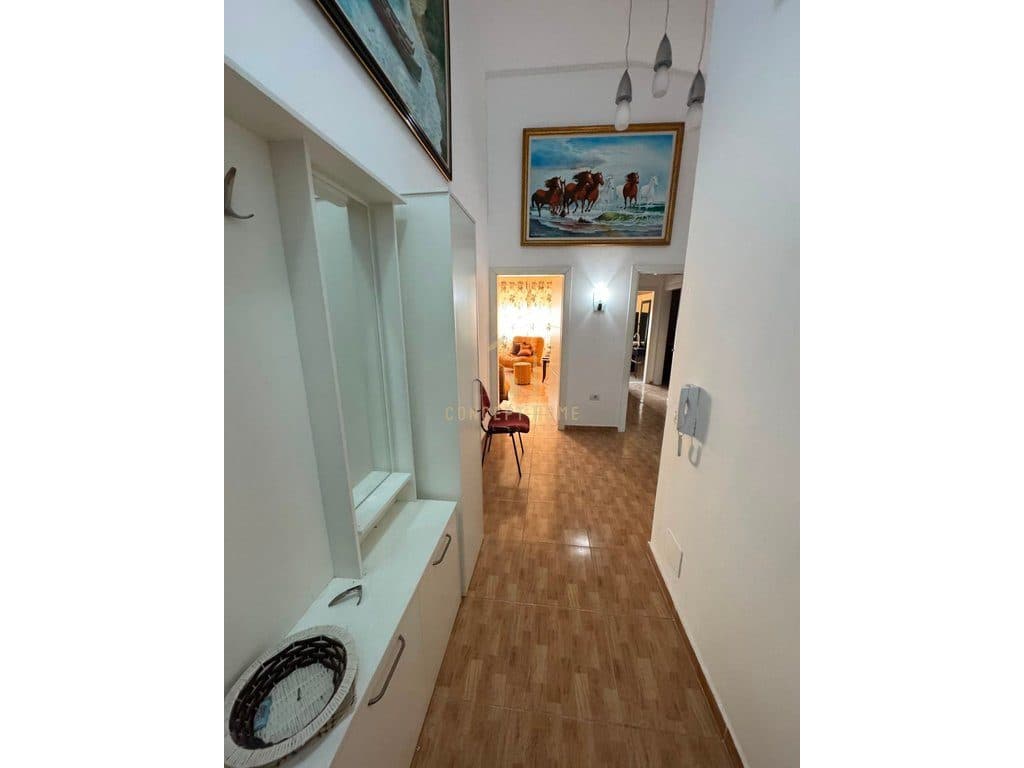 Jepet me qera Apatament 1+1 tek 2