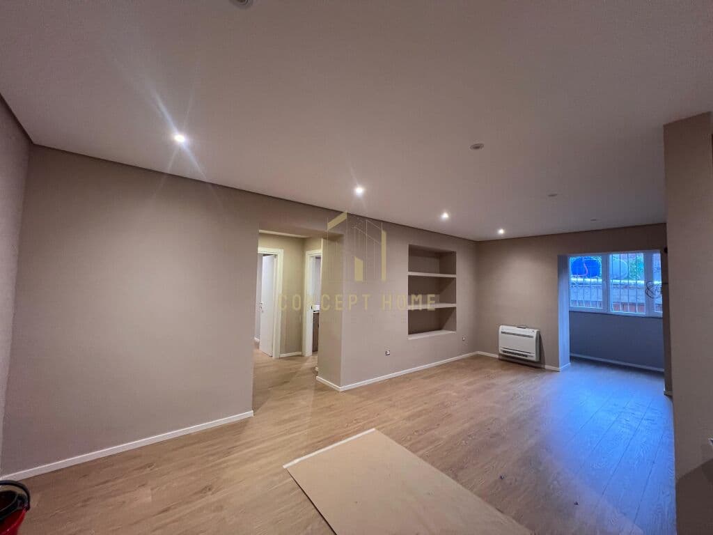 Jepet me qera apartament 2+1 tek Rruga e Kavajes ( per zyra )