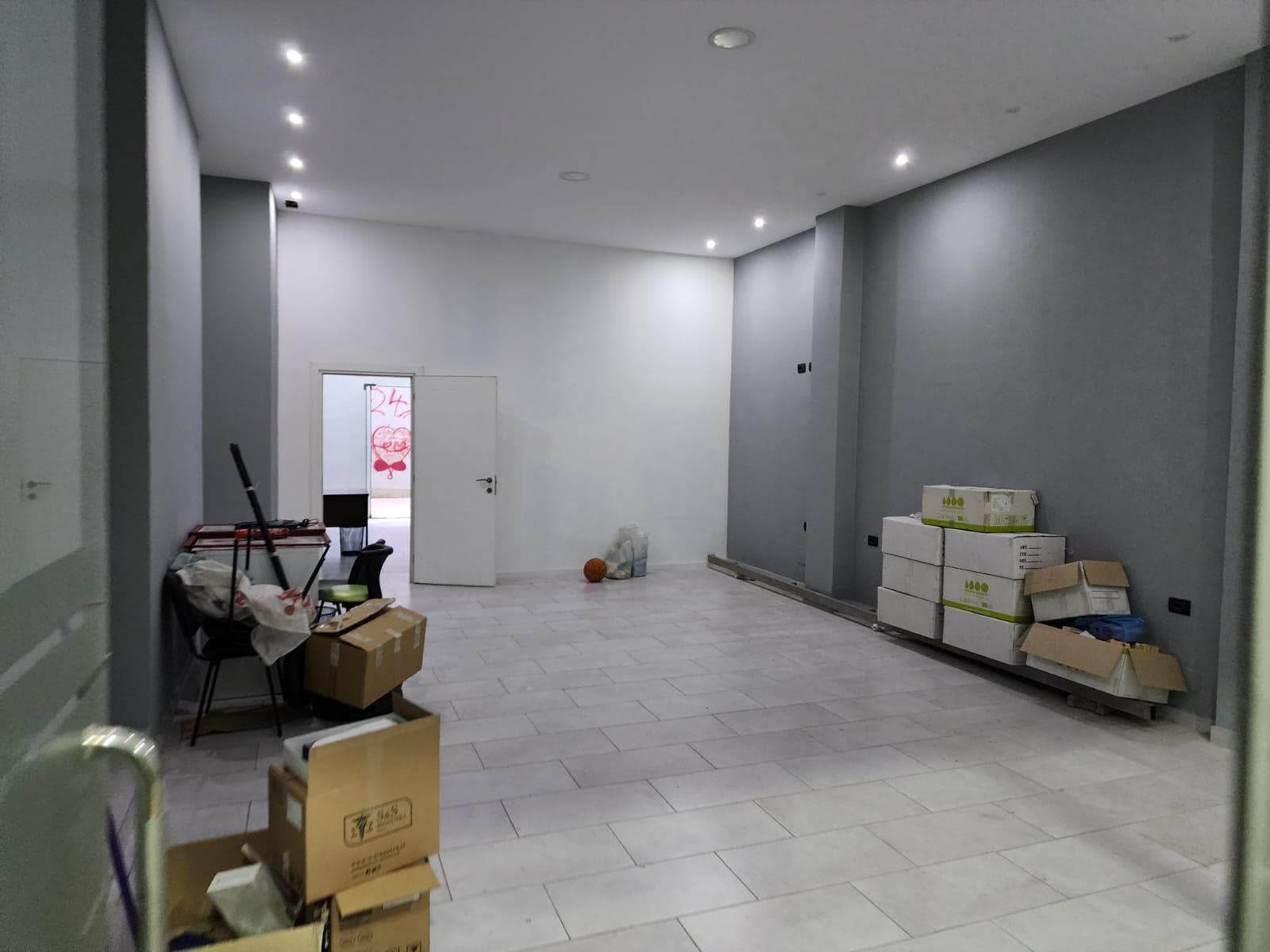 Dyqani me Qira tek Rruga e Dibrës, Tiranë - 450€ | 120m² 3
