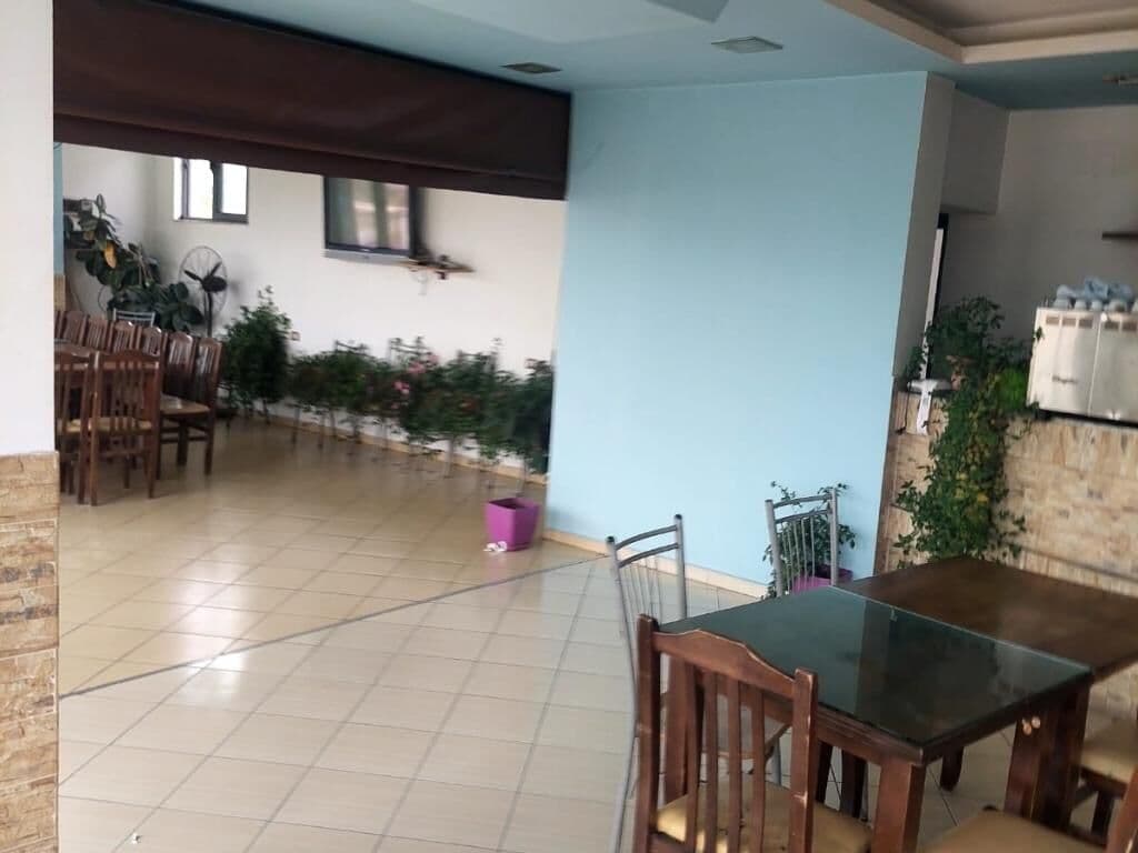 Jepet me qera ambient bisnesi per zyre ne Qyteti Studenti tek Vilat 3