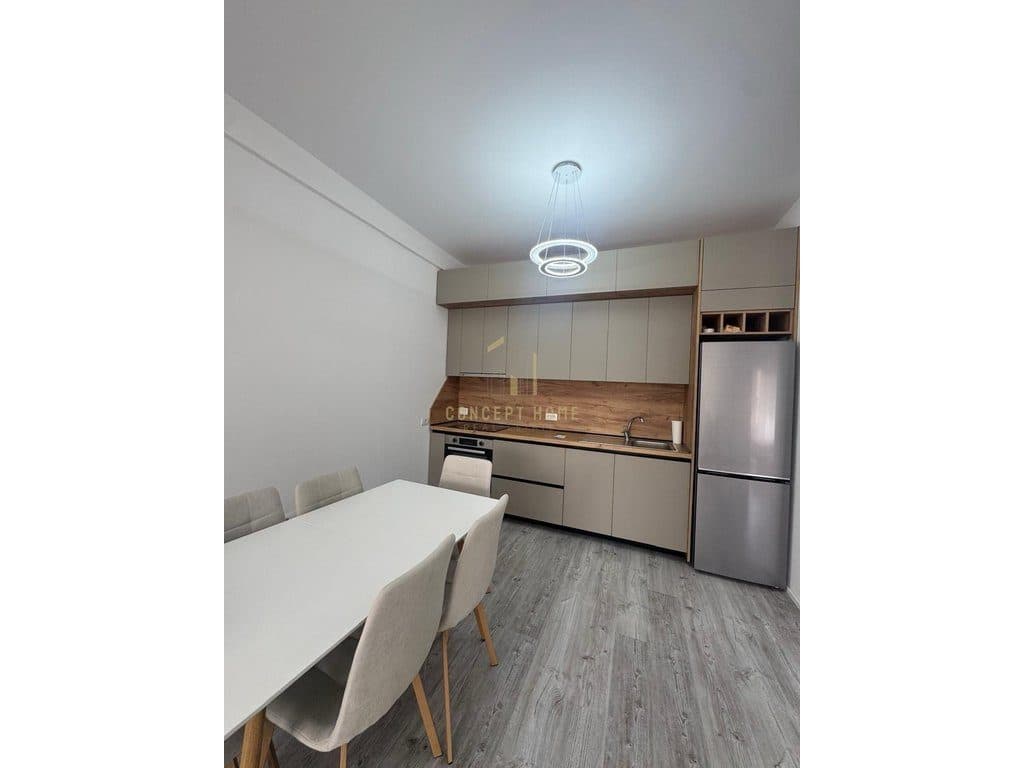 Shitet apartament 2+1 tek Rruga e Kavajes 2