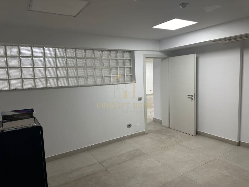 Jepet me qera ambient biznesi ne Laprake. / 1500 Euro. 2