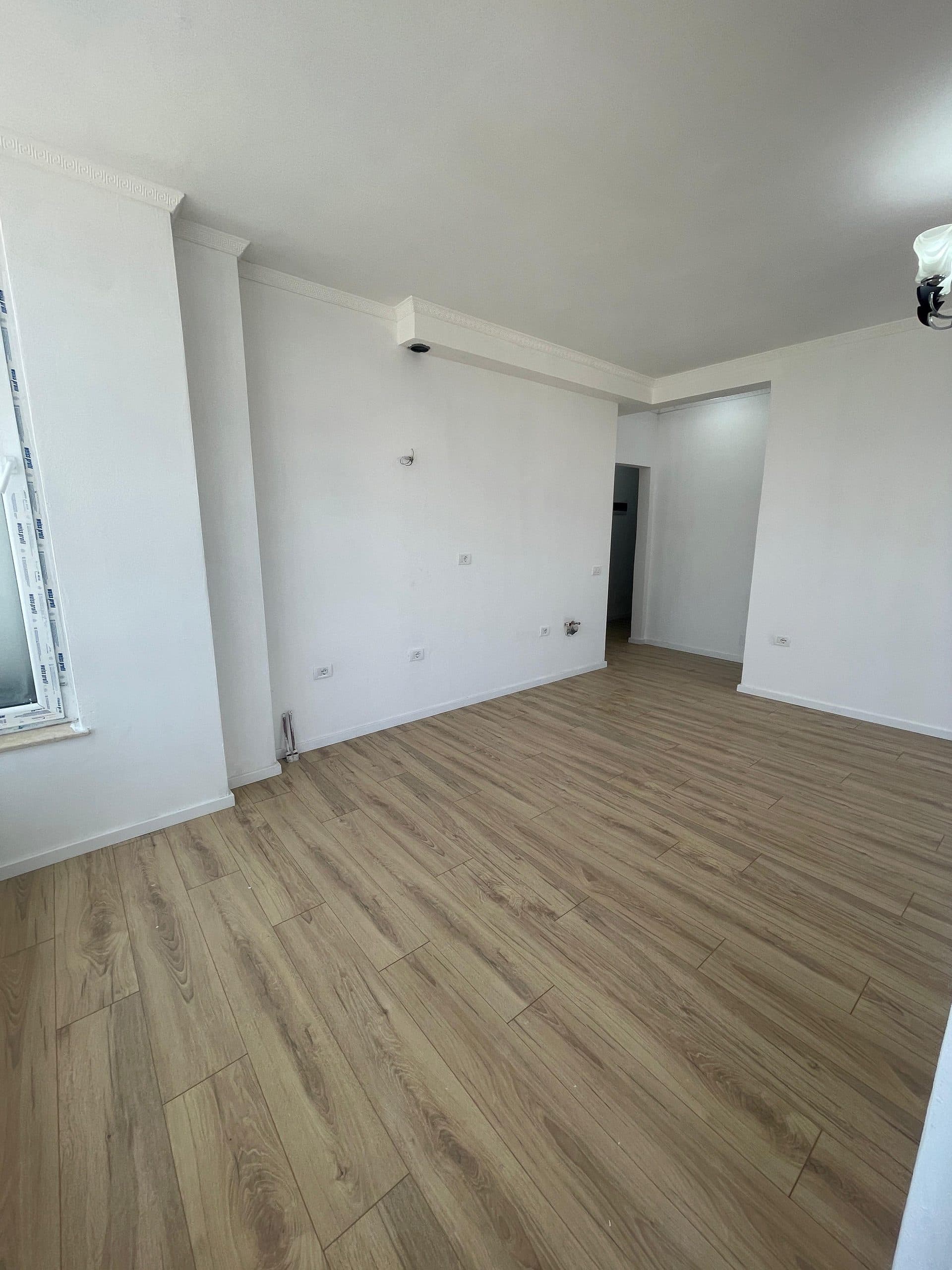 Shitet apartament 1+1 Yzberisht