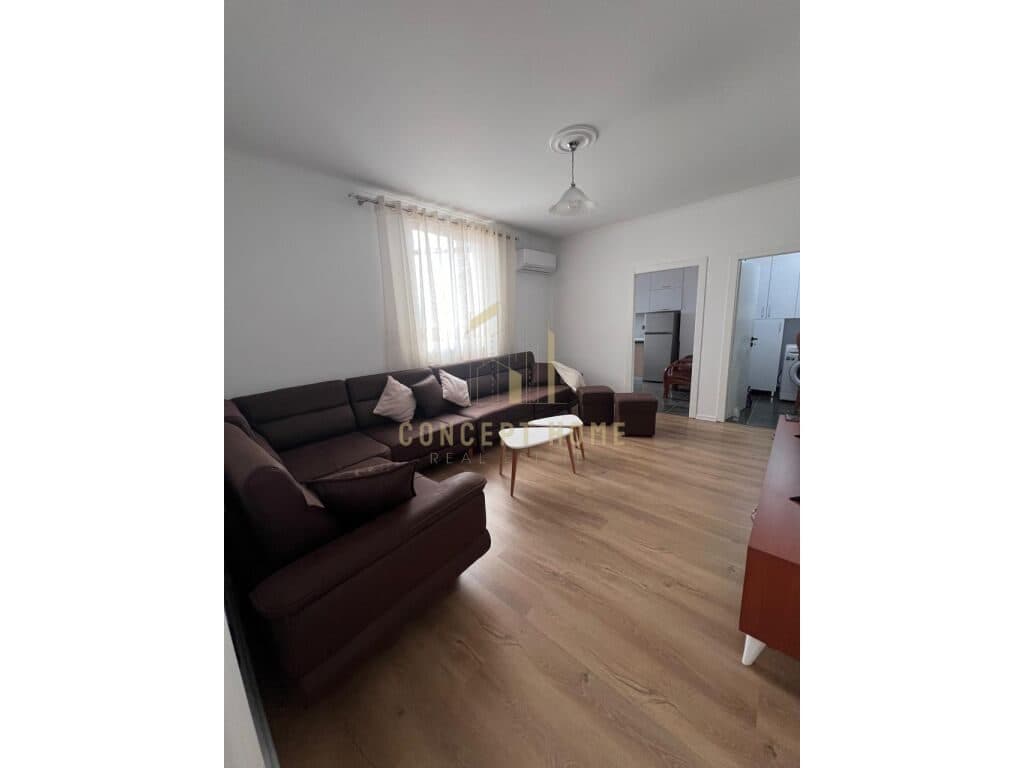 Apartament 1+1 ,Rr Dibres ,prane Komisariatit Nr 4