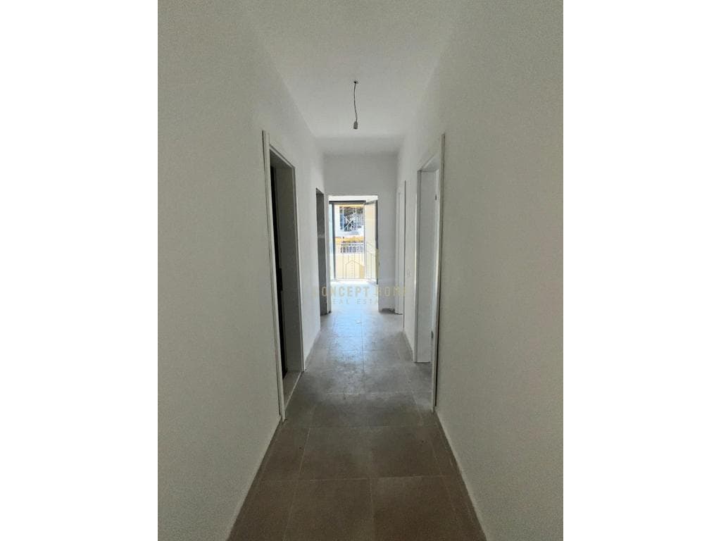 Jepet me qera apartament 3+1+2 Te Liqeni i Thate 4