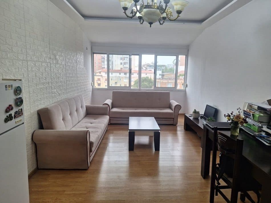 Jepet me qera apartamnet 2+1 tek Rr Niko Avrami