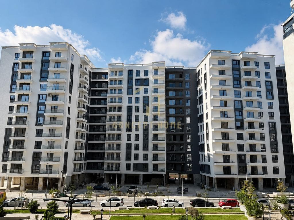 Shitet apartament 2+1 tek Ish Fusha Aviacionit "Turdiu"