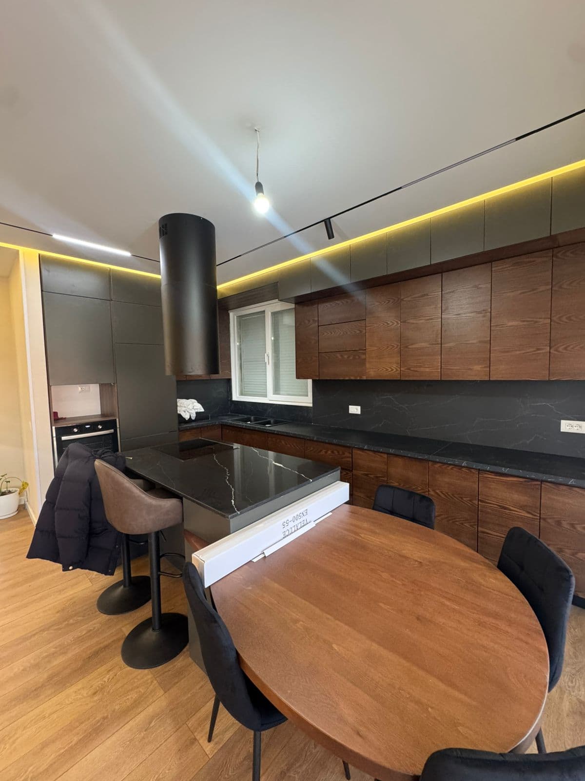 Jepet me qera apartament 2+1+2+ Post Parkimi , Kopshti Botanik /1200 euro 4