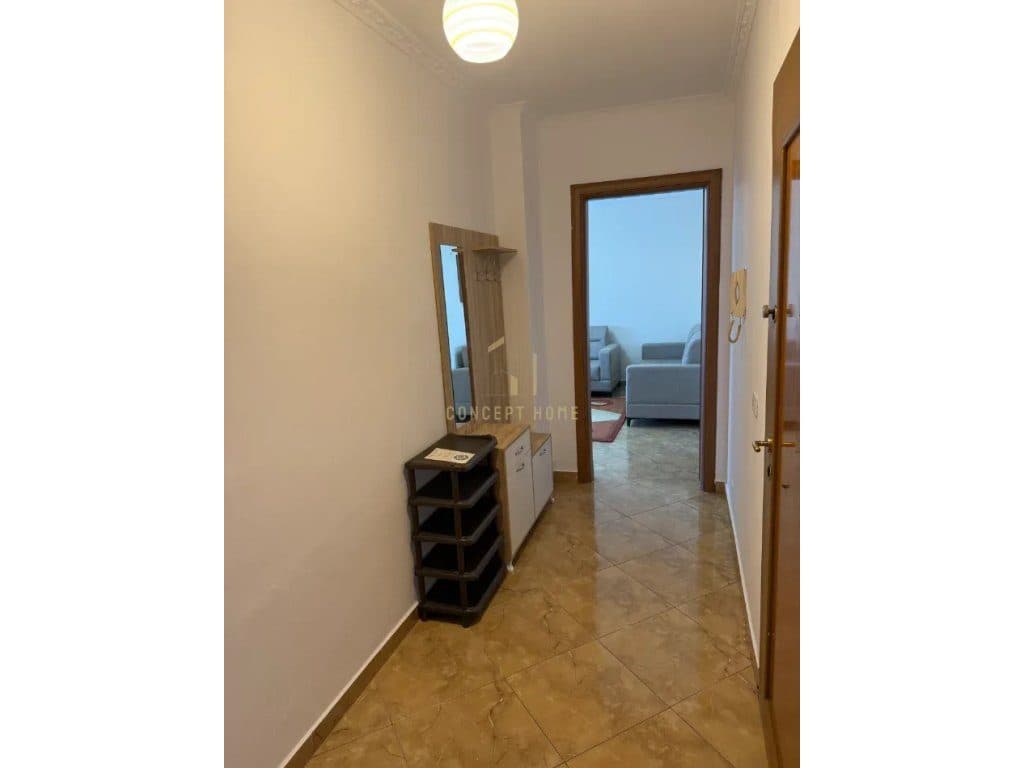 Apartament me qera 1+1 tek Medreseja. 4