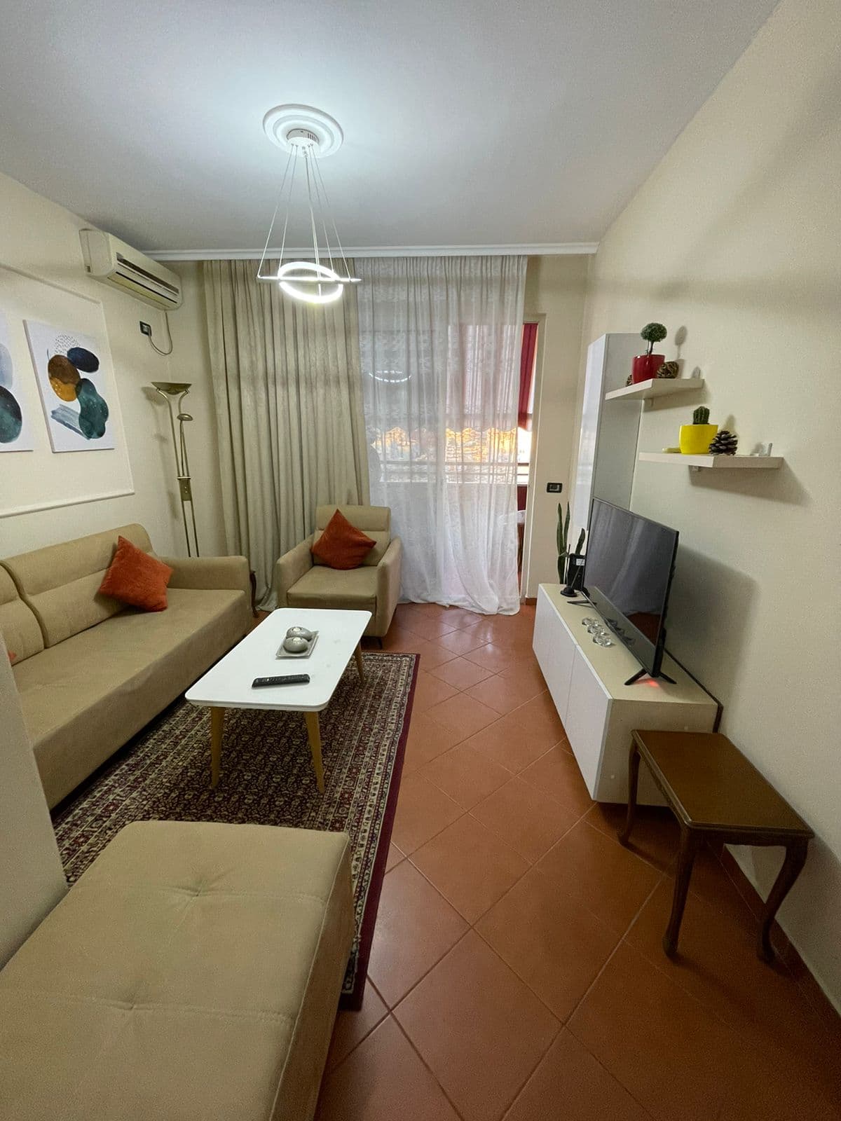 Apartament 2+1 për Qira në Blloku, Tiranë - 850€ | 85 m² 2