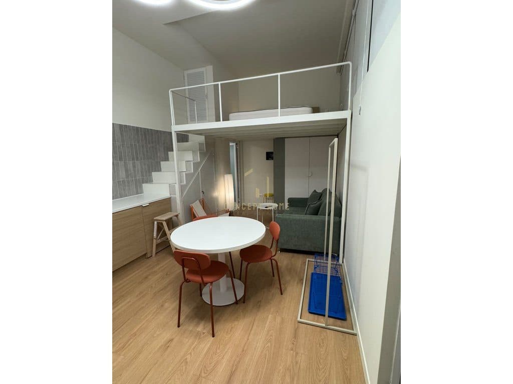 Jepet me qera apartament duplex ne Qytet Studenti