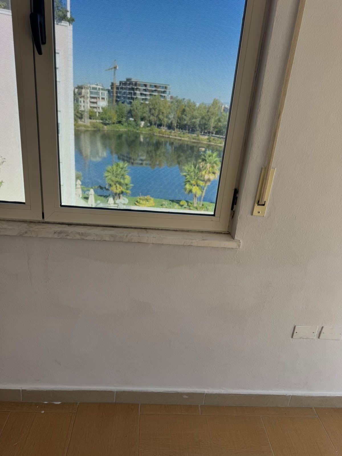 Jepet me qera apartament 3+1 tek Kodra e Diellit 2