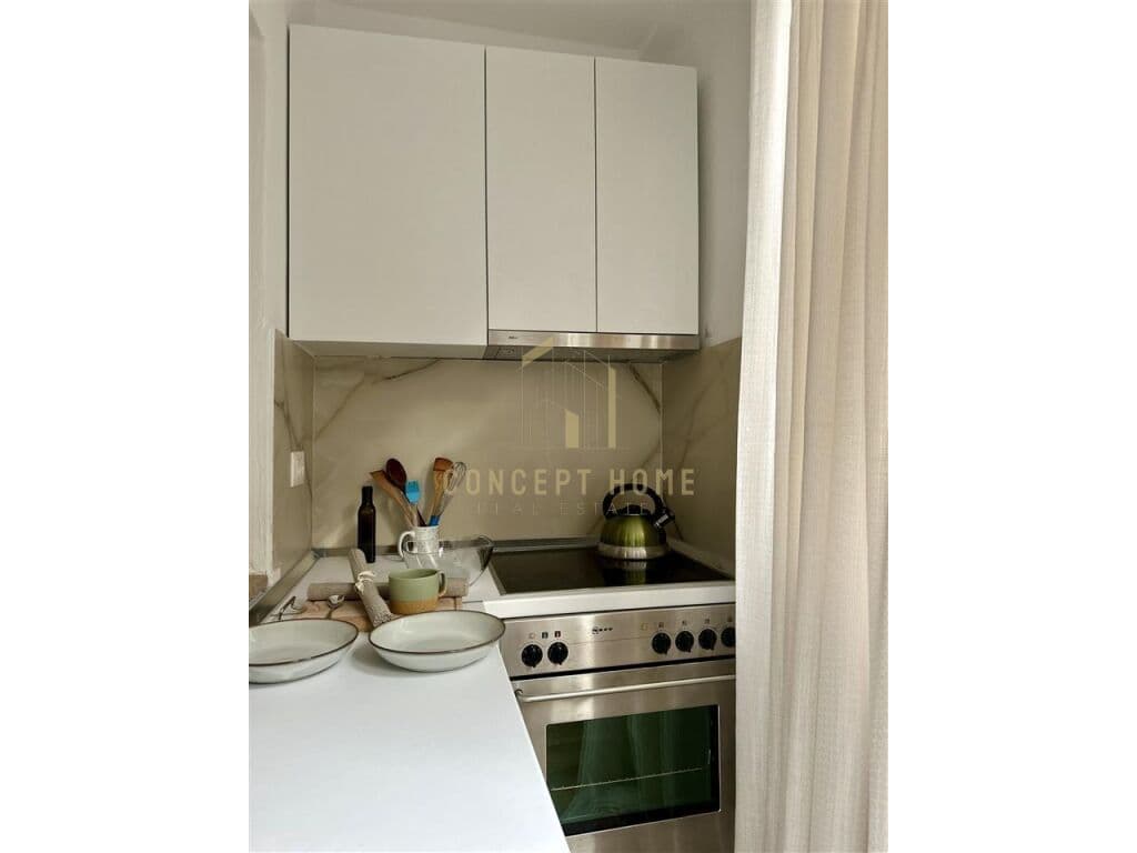 Jepet me qera super apartament 1+1 tek Komuna e Parisit 4