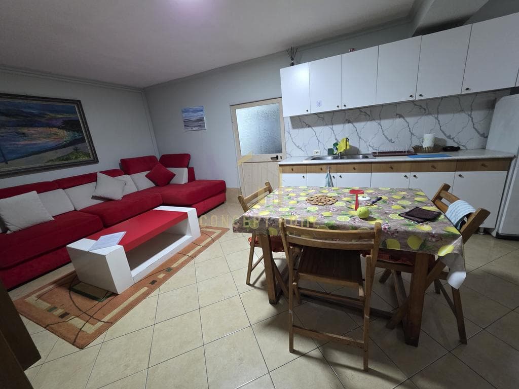 Jepet me qera apartament 1+1 ne Qender 2