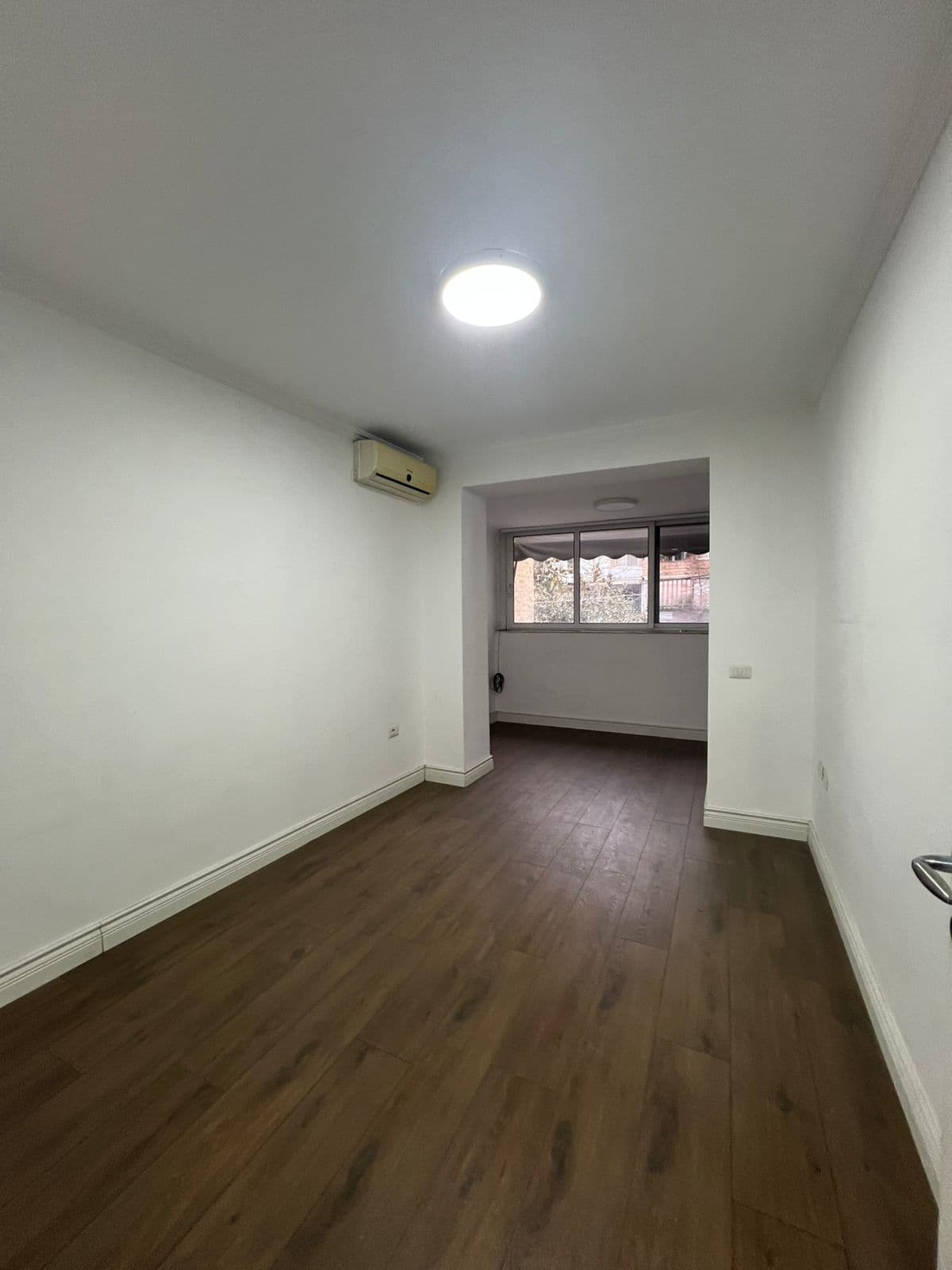 Zyrë 3+1 Me Qira në Bllok, Tiranë - 1100€ | 110 m² 3
