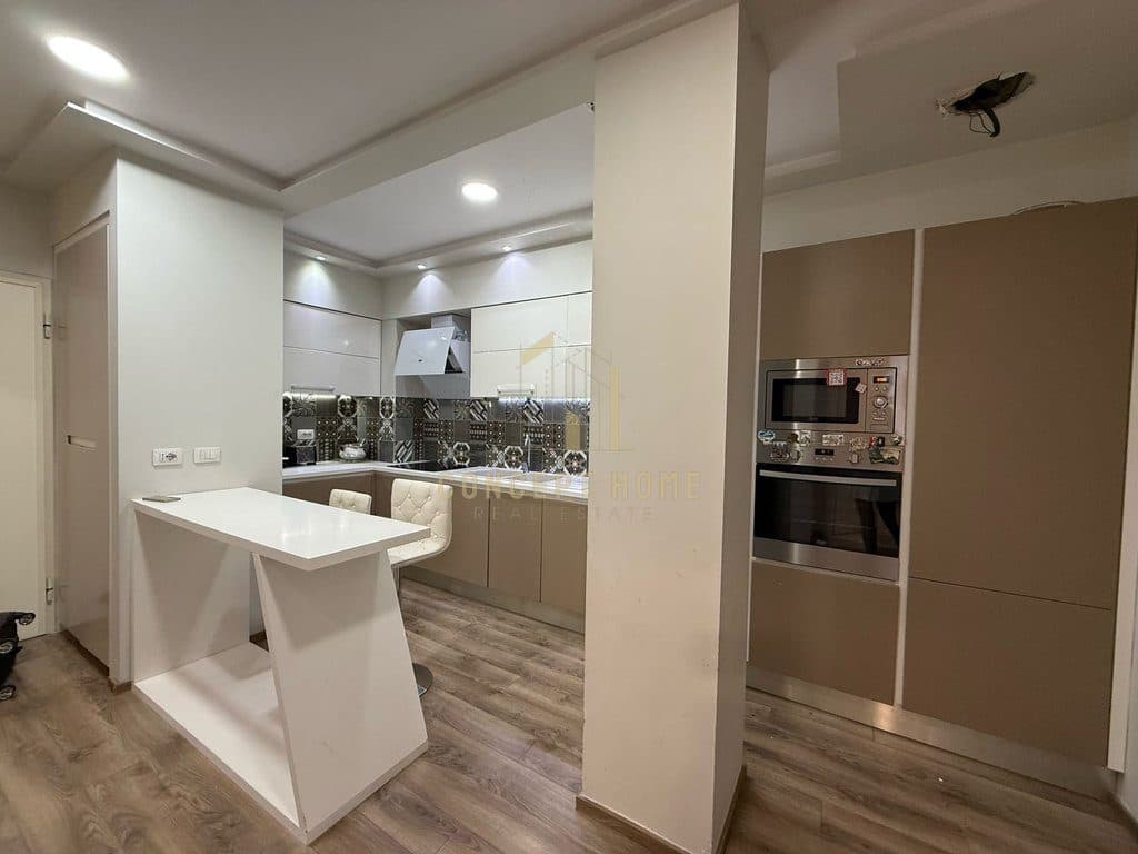 Jepet me qera qera Apartamenti 2+1 prane