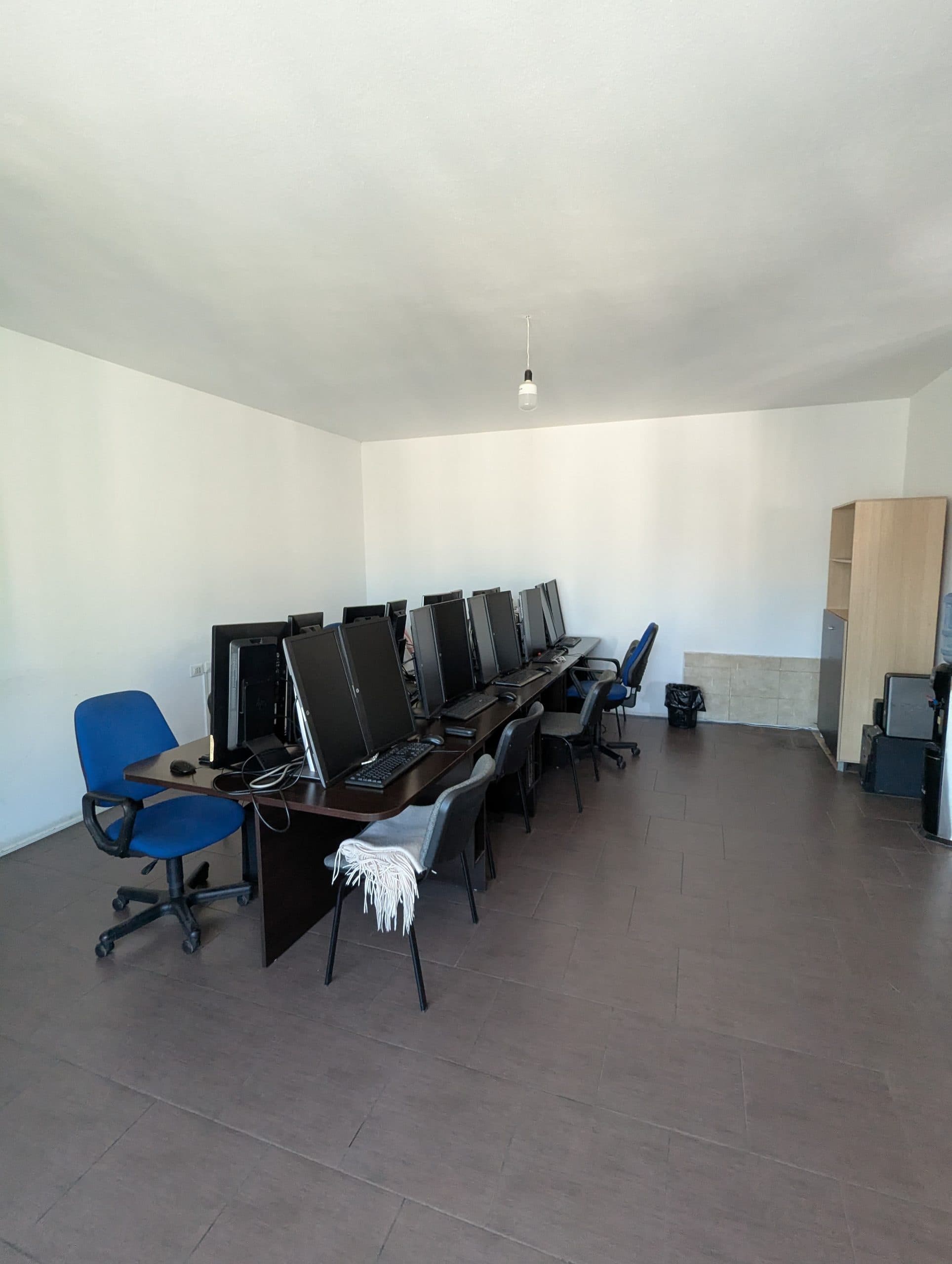 Jepet ambient biznesi me qera tek Zogu I Zi/800€ 4