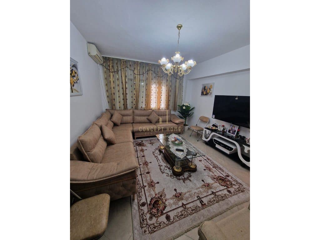 Jepet me qera apartament 3+1+2 tek Sheshi Skenderbej, Qender, 130 m2 4
