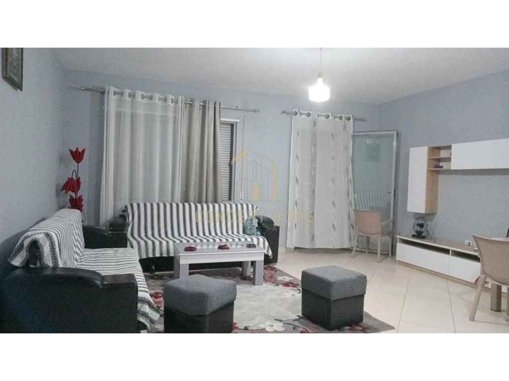 Shitet apartament 1+1 ne Fresk