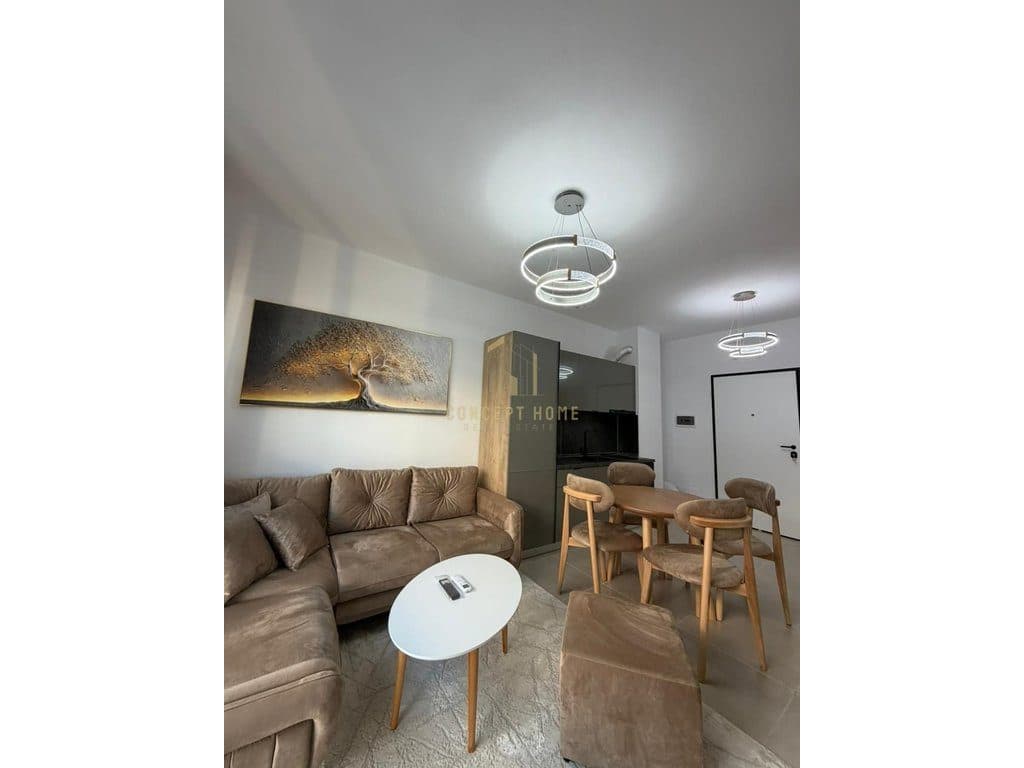 Shitet Apartament 1+1 ne Golem. 2