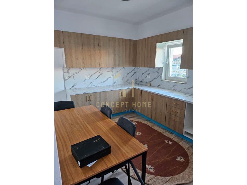 Jepet me qera Apartament 2+1 te Amerikan 3