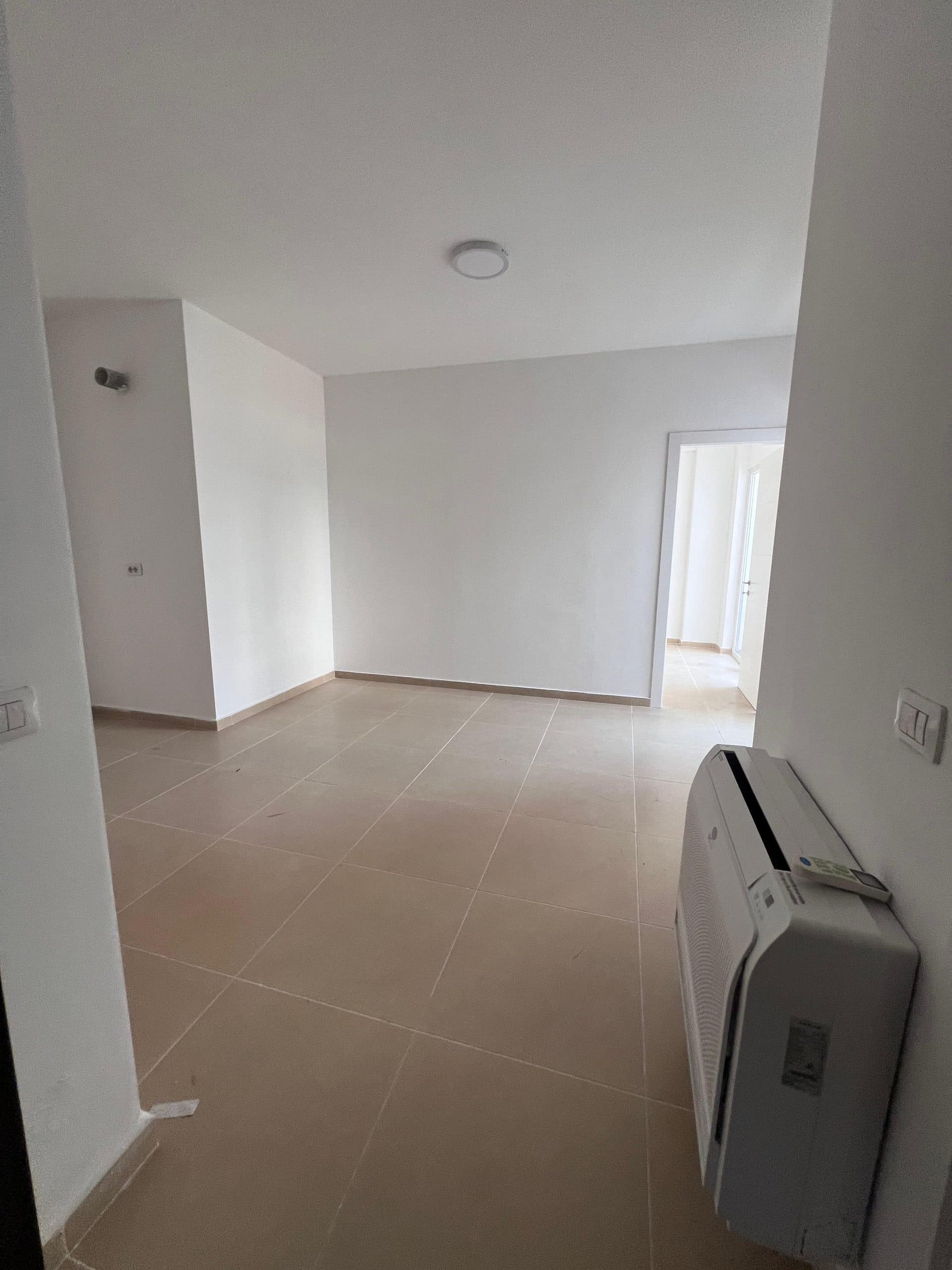 Jepet me qera 1+1 per zyra Rruga Kosovareve 550 Eur 3