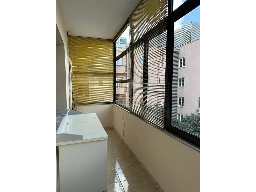Jepet me qera apartament 2+1+2 ne rrugen e