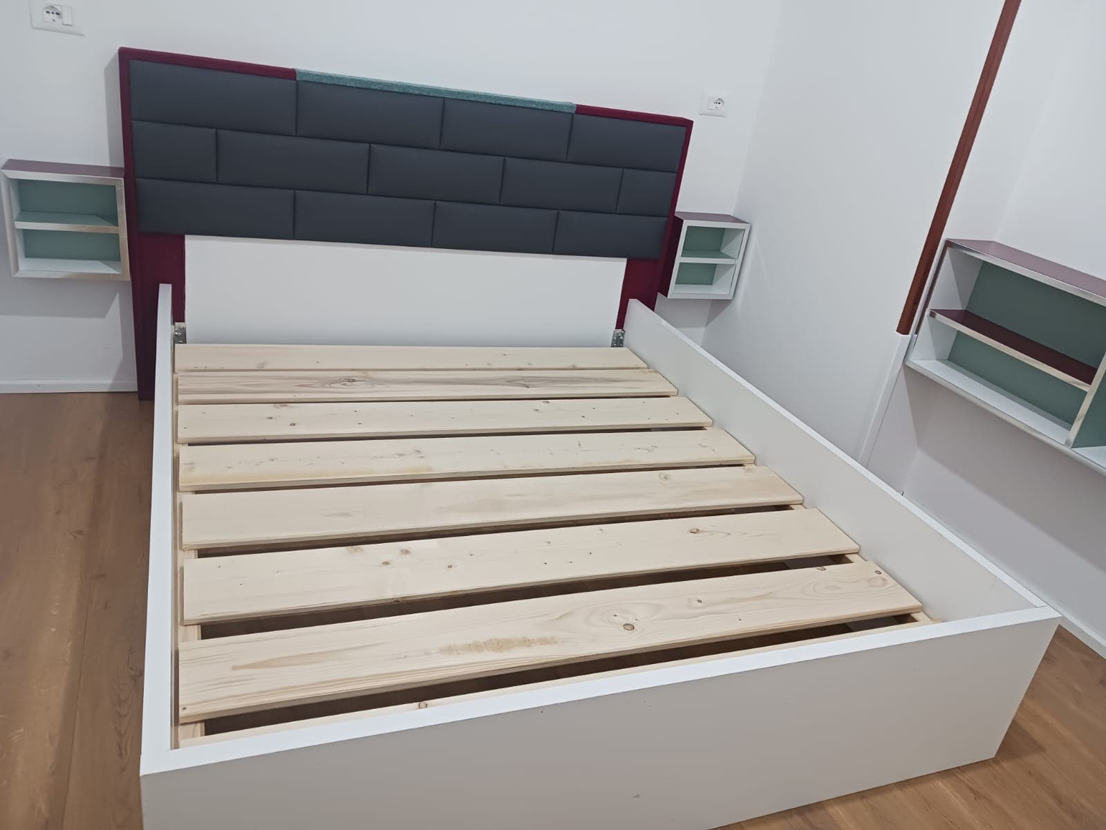 Jepet me qira apartament 1+1 ne Kombinat 2