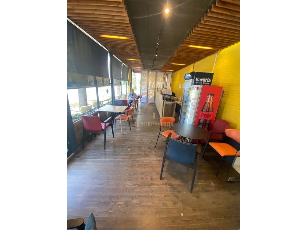 Shitet biznesi i nje Fast Food Pizza- Bulevardi Bajram Curri , Tiranë - 25000€ | 150 m² 1