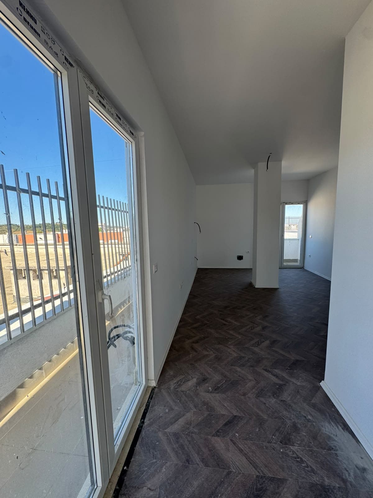 Shitet Apartament 1+1 Astir “Bulevardi Migjeni” 2