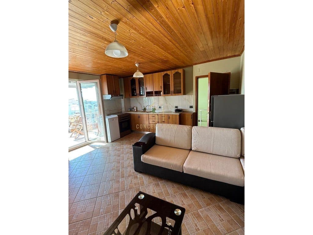 Jepet me qera Apartament 1+1 te Kodra Priftit/Cmimi: 35.000 leke / Muaj 2
