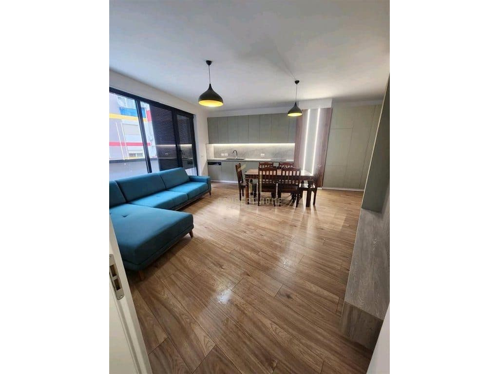 Jepet me qera Apartament 2+1+2 tek Kopshti Zoologjik. 2