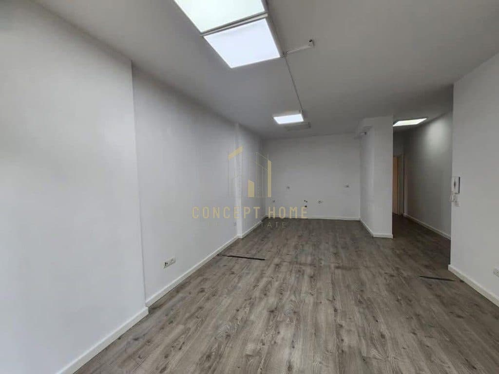 Jepet me qera apartament bosh per zyra tek 3