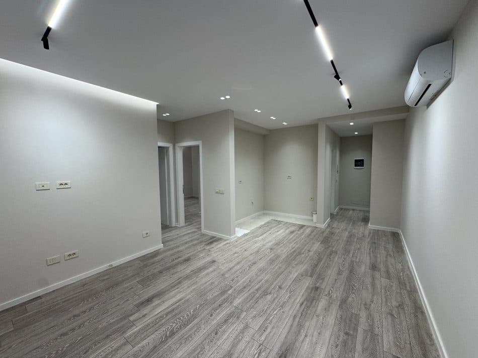 Jepet me qera apartament 2+1+Parkim Ne Qender 3