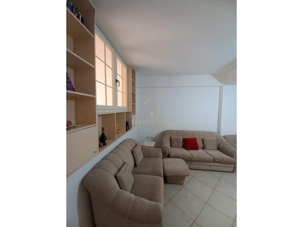 Jepet me qera apartament 1+1 tek Kthesa e Kamzes. 3
